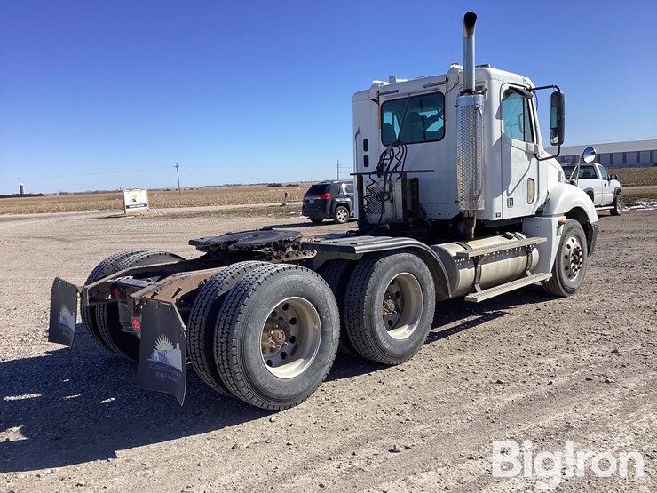 2006-freightliner-columbia-120-image-5