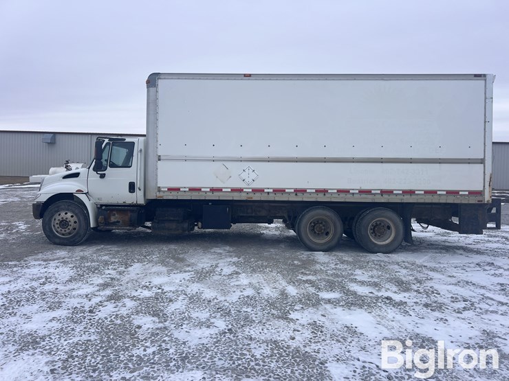 2004-international-durastar-4400-image-8