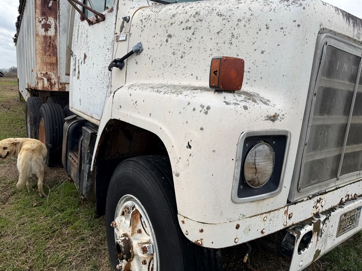 #41247-•-inop-1978-international-f-2275-daycab-truck-image-32