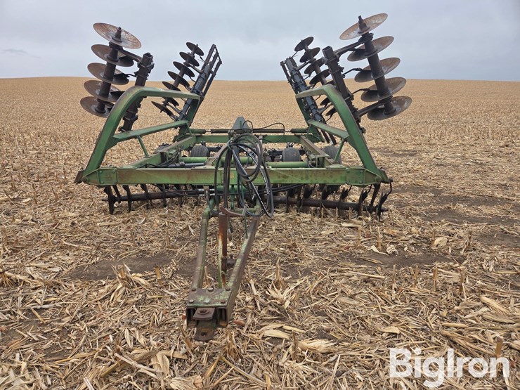 john-deere-230-image-2