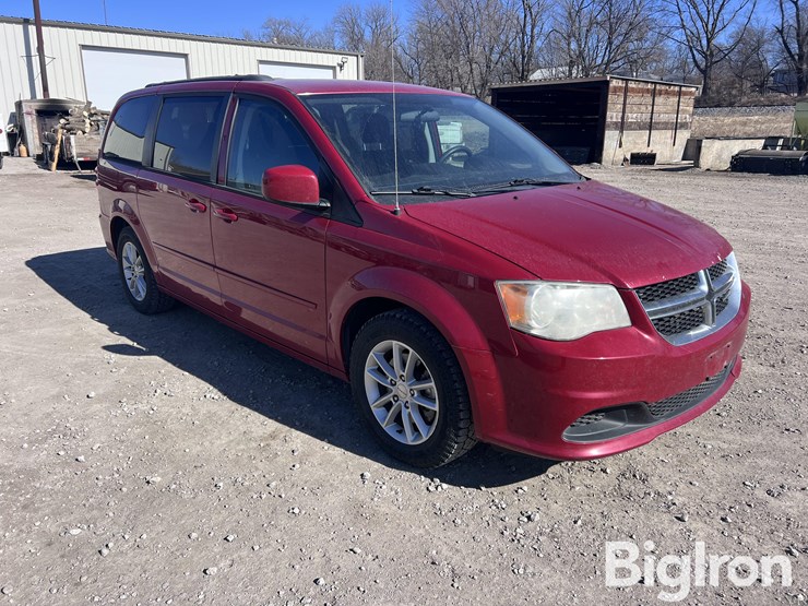 2013-dodge-grand-caravan-sxt-image-3