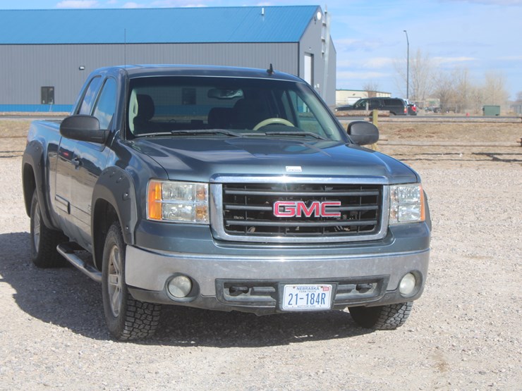 2008-gmc-1500-image-2