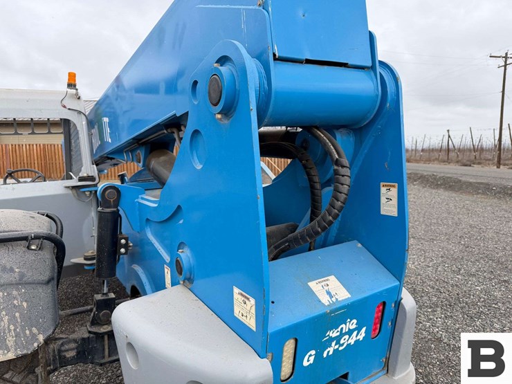 2013-genie-gth844-image-30