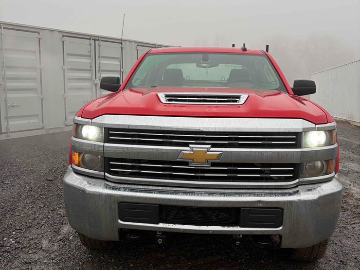 2017-chevrolet-2500-image-2