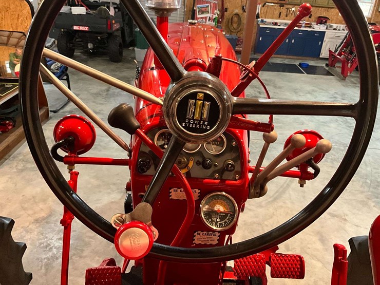 1957-farmall-450-image-10