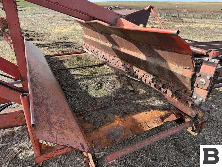 hesston-38-bale-feeder---davenport,-wa-image-12