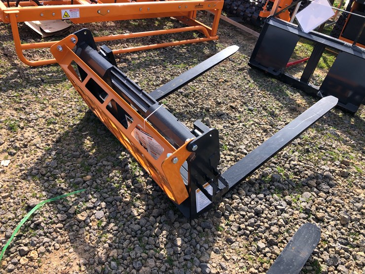 #55-•-skid-steer-pallet-forks-image-1