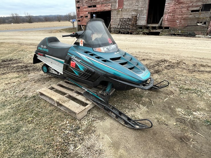 #3444-•-1998-polaris-indy-trail-snowmobile-for-parts-(no-registration-card)-image-3