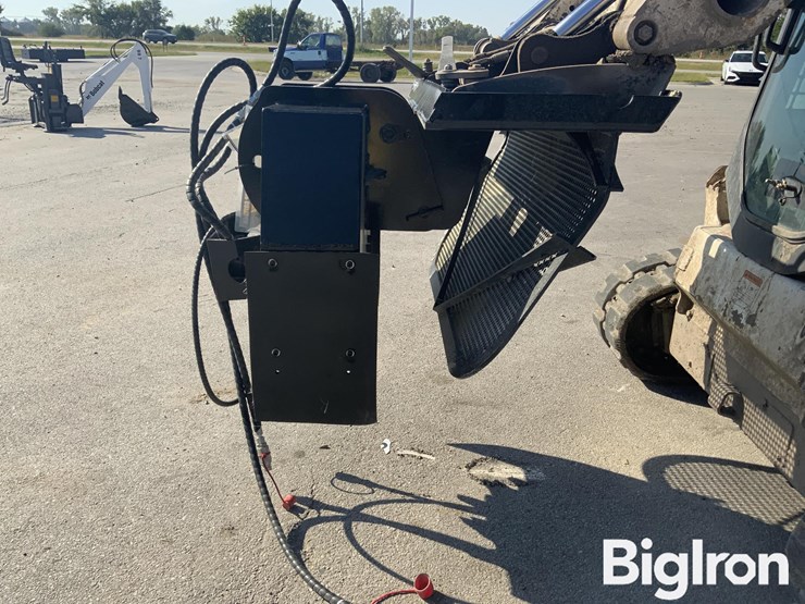 2025-massey-ferguson-730-image-17