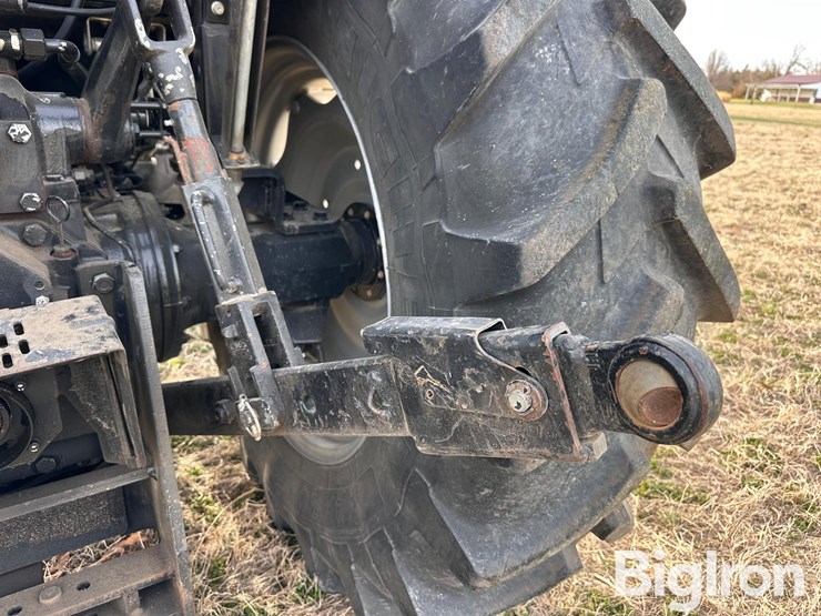 2013-case-ih-farmall-105c-image-12