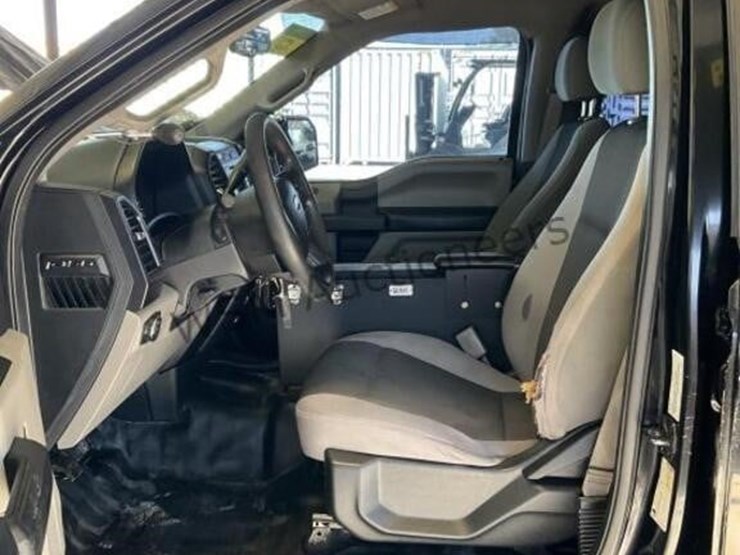 2017-ford-f150-image-21