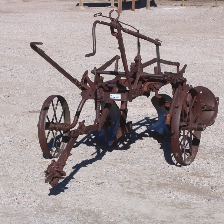 #2051 • OLIVER No. 100 Two Bottom Plow