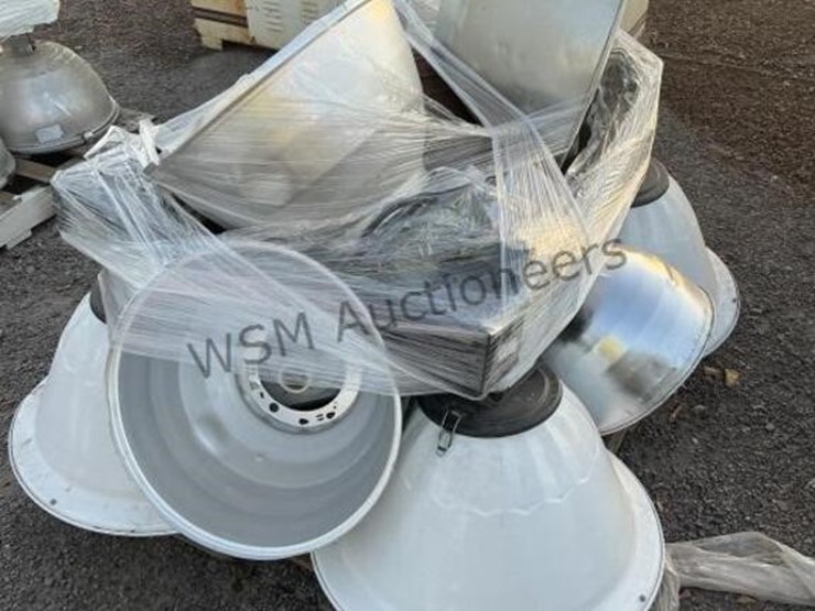 pallet-of-high-bay-lights-image-4