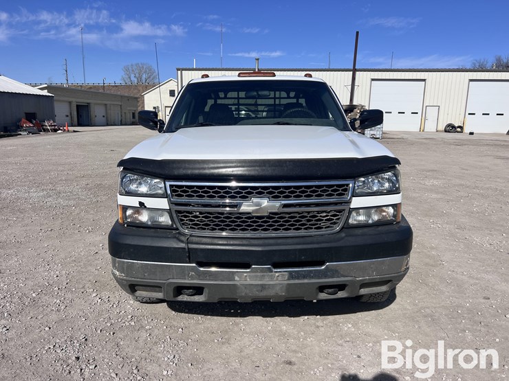 2005-chevrolet-k3500-image-2