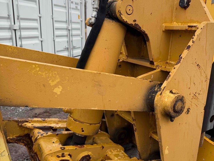 2005-volvo-g710b-image-9