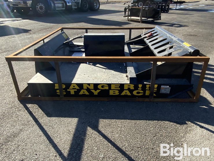 2025-massey-ferguson-730-image-4