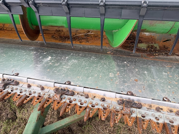 2013-john-deere-630f-image-34