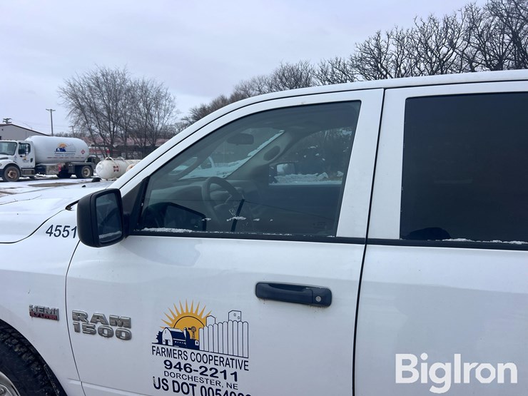 2013-ram-1500-st-image-15