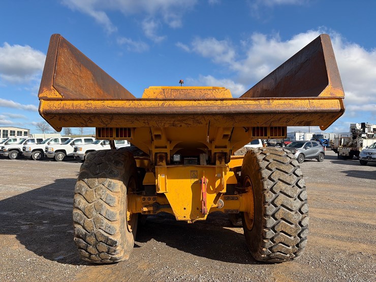 2017-volvo-a25g-image-8