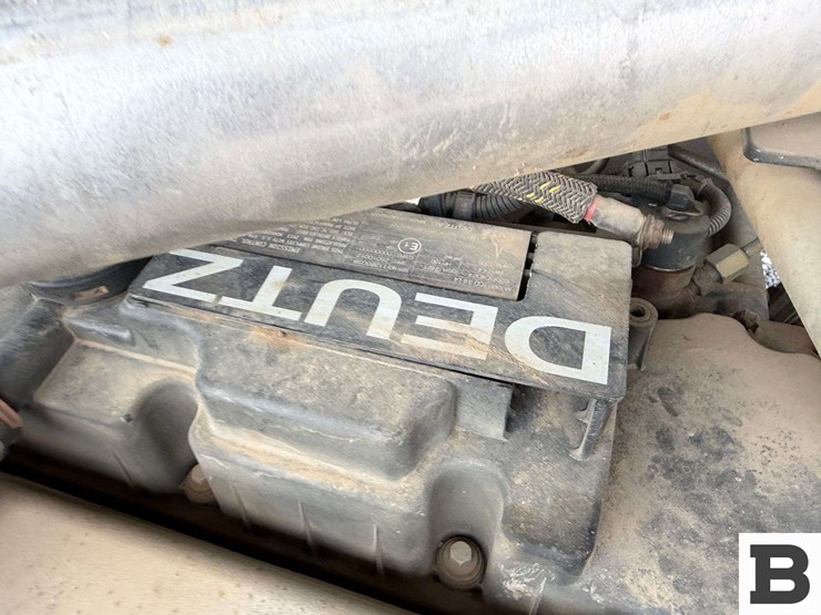 2013-genie-gth844-image-50