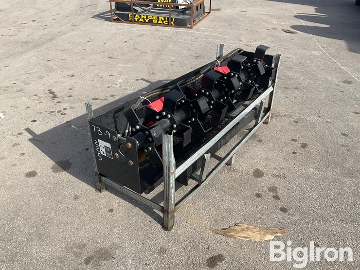 2025-massey-ferguson-730-image-3