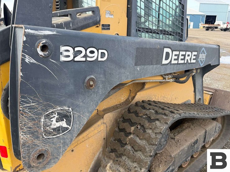 2010-john-deere-329d-image-23