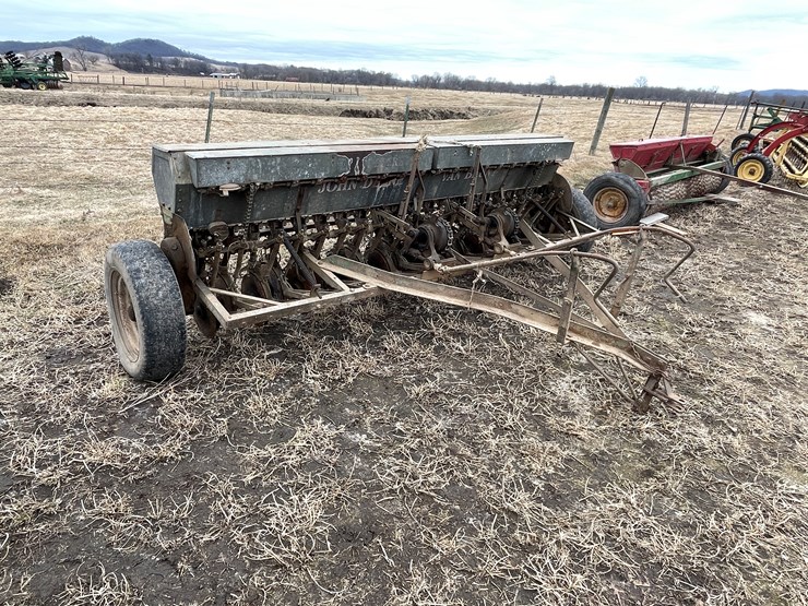 john-deere-10-image-3