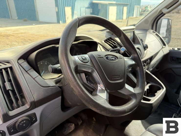 2015-ford-transit-image-13