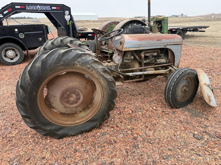 ferguson-30-parts-tractor-image-1