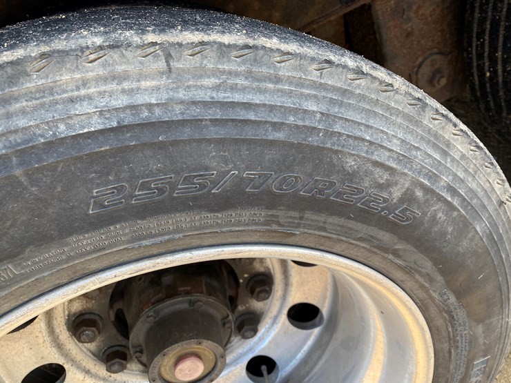 #1100-•-2010-witzco-rg-50-tri-axle-lowboy-semi-trailer-(has-wi-title)-(colfax,-wi)-image-24