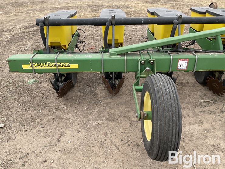 john-deere-1720-image-9