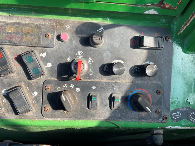2005-deere-643j-image-45