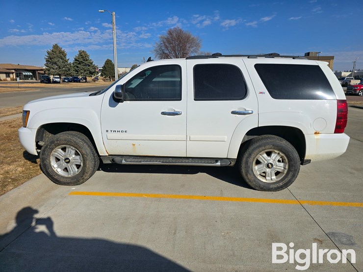 2007-chevrolet-tahoe-image-8