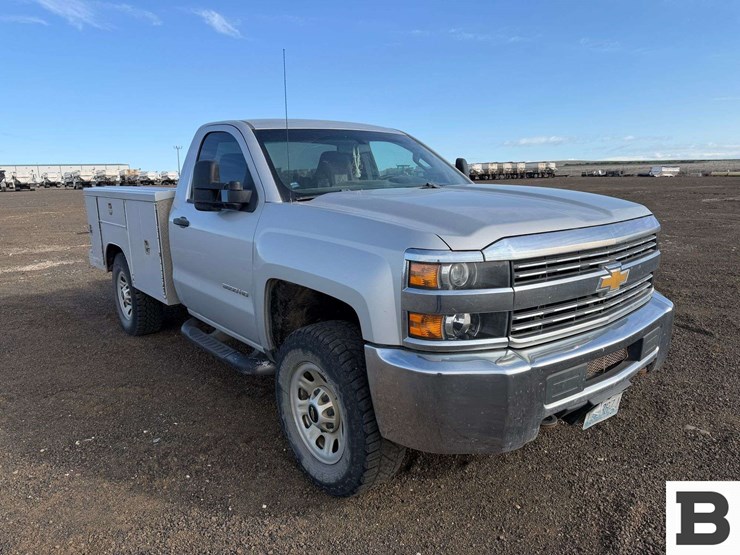 2017-chevrolet-silverado-3500-image-7
