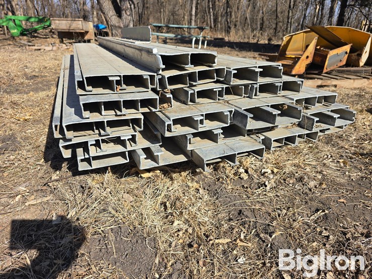 wilson-livestock-trailer-image-12