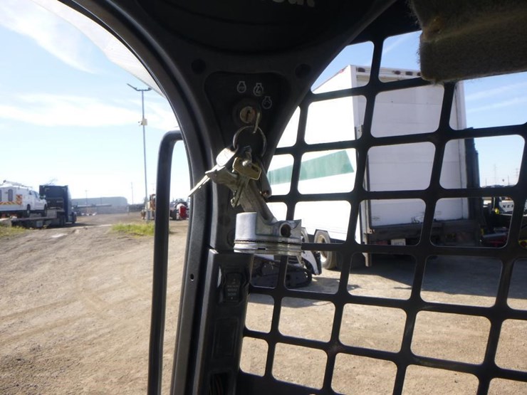 2017-bobcat-t590-image-24