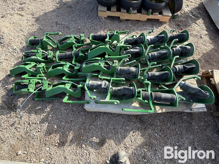 john-deere-24-image-8