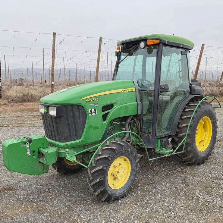 JOHN DEERE 5093EN