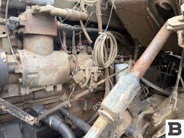 1980-ford-9000-image-17