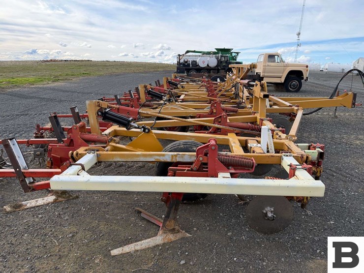 1995-haybuster-3200-image-7