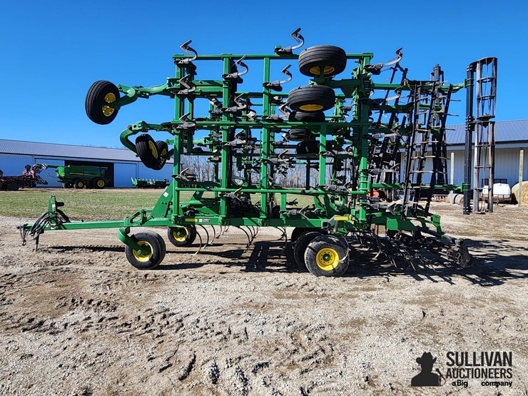 2011-john-deere-2210-image-9