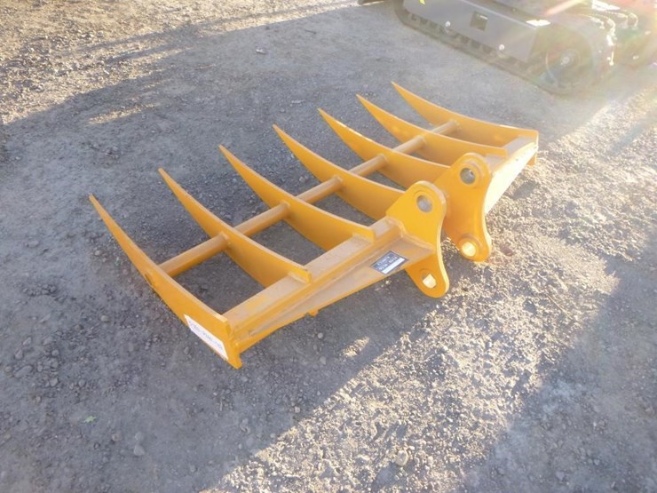 caterpillar-303-image-4