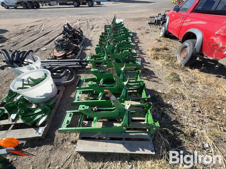 john-deere-12-image-6