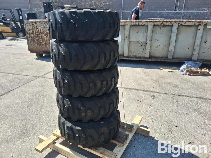 extremelift-10-16.5-tires-&-rims-image-2