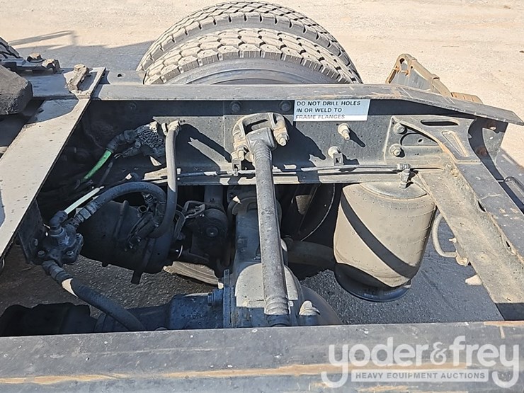 2017-international-8600-image-23