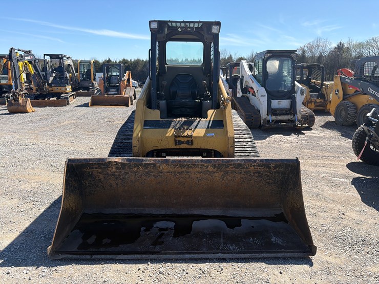 caterpillar-277b-image-2