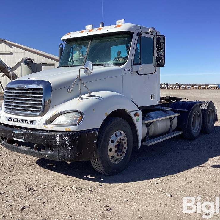 2006 FREIGHTLINER COLUMBIA 120