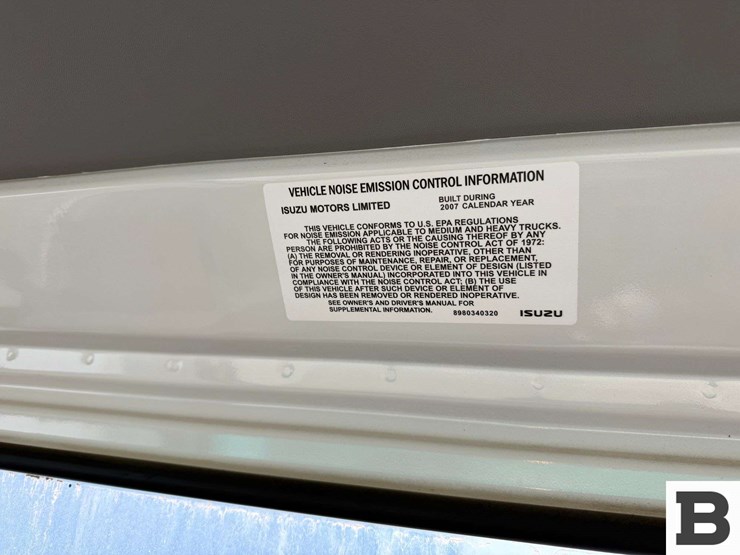 2007-isuzu-npr-image-30