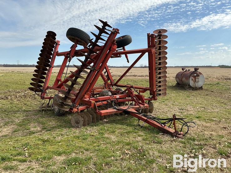 case-ih-3950-image-3
