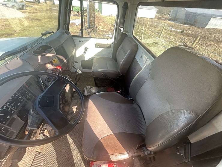 1999-international-4700-image-13